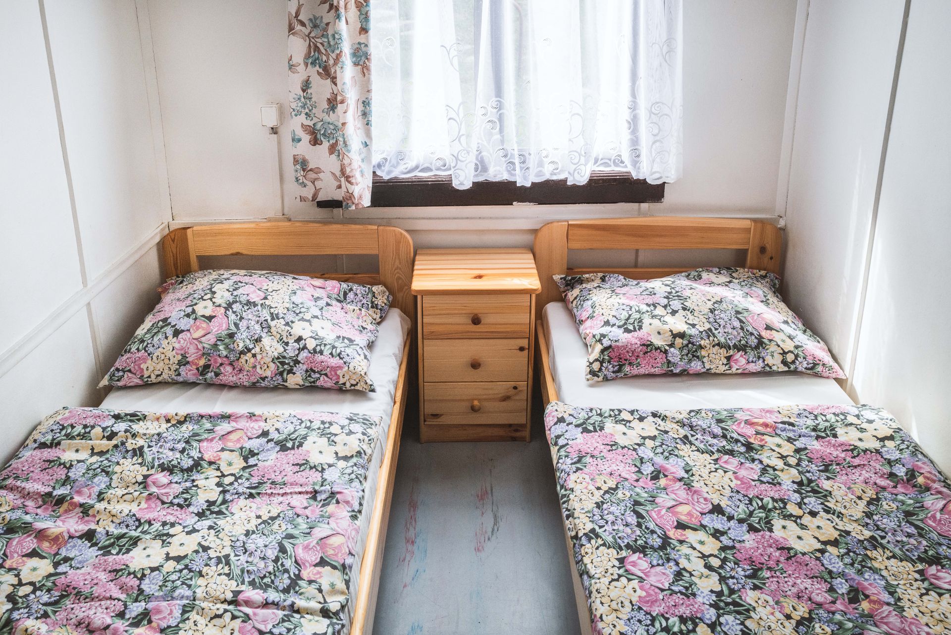 Osmilůžková chatka – interiér 2